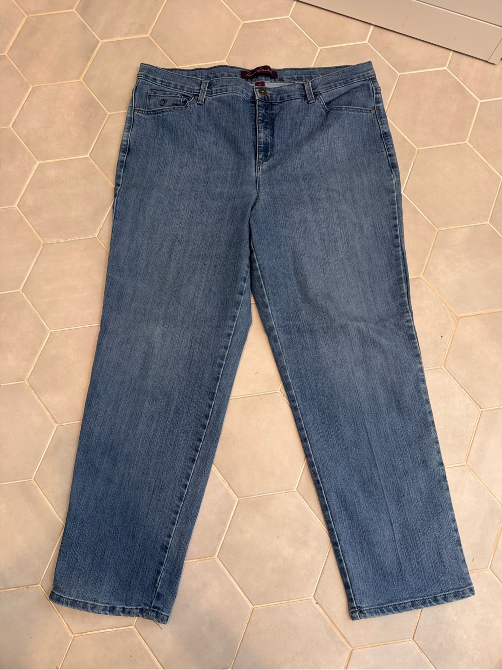 BUNDLE lot of 4 pairs Gloria Vanderbilt jeans 18